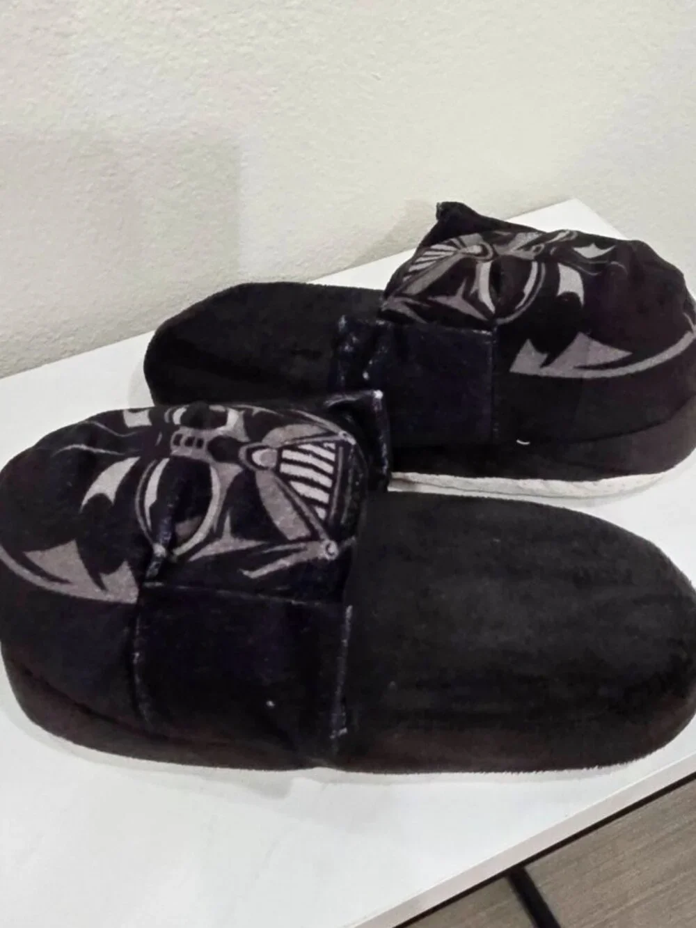 Star Wars ✦ Darth Vader Youth Slippers ✦ Black Plush Non‑Slip Indoor L/XL NWOT